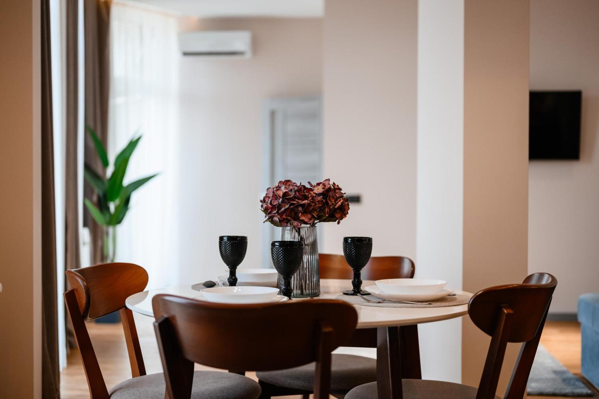 Luxury Apartments Smart House Ungvár Kültér fotó