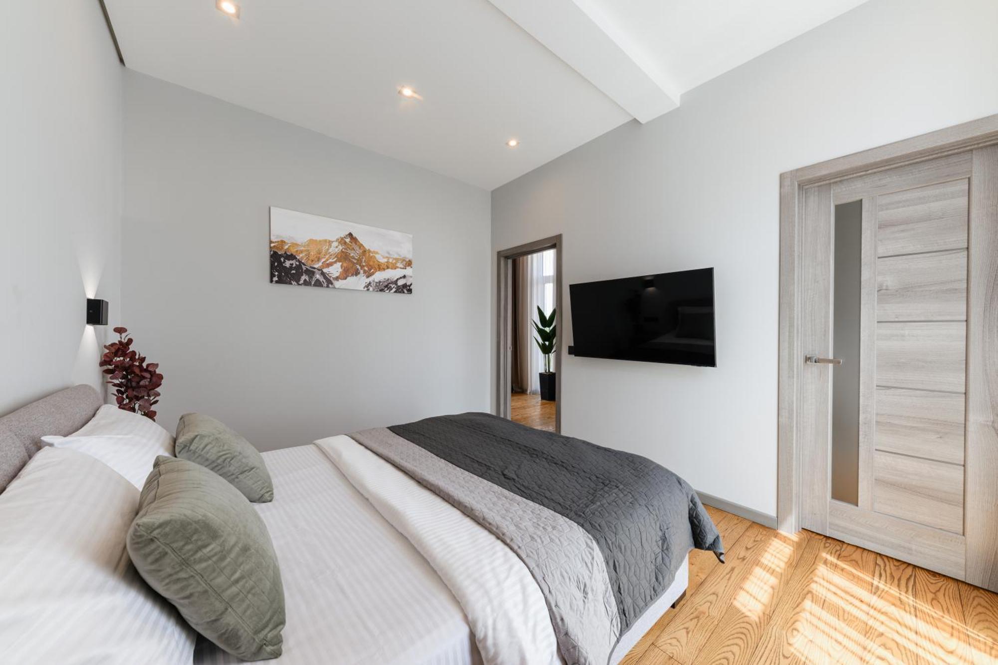 Luxury Apartments Smart House Ungvár Kültér fotó